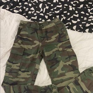 Aritzia TNA camo cargo pants